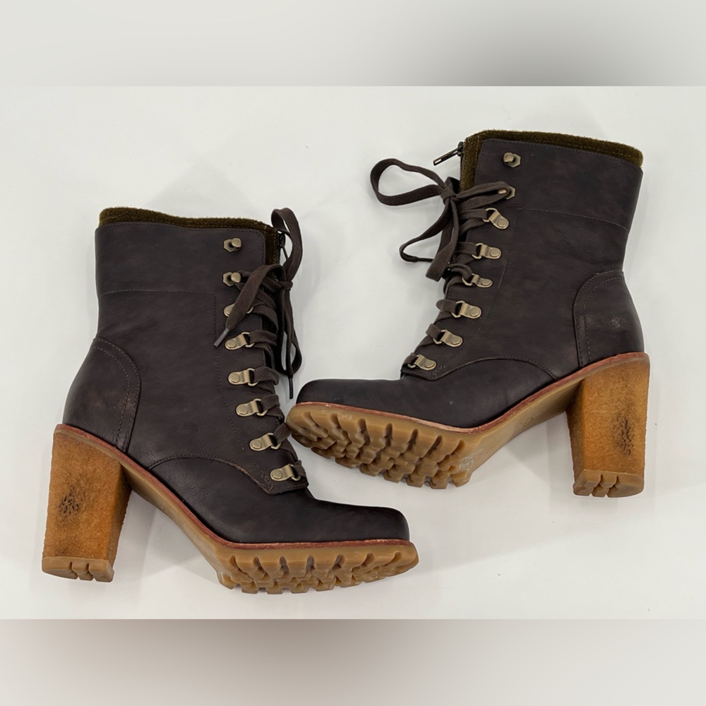 Ugg Heeled Hiking Boots 8 READ - Picture 7 of 16